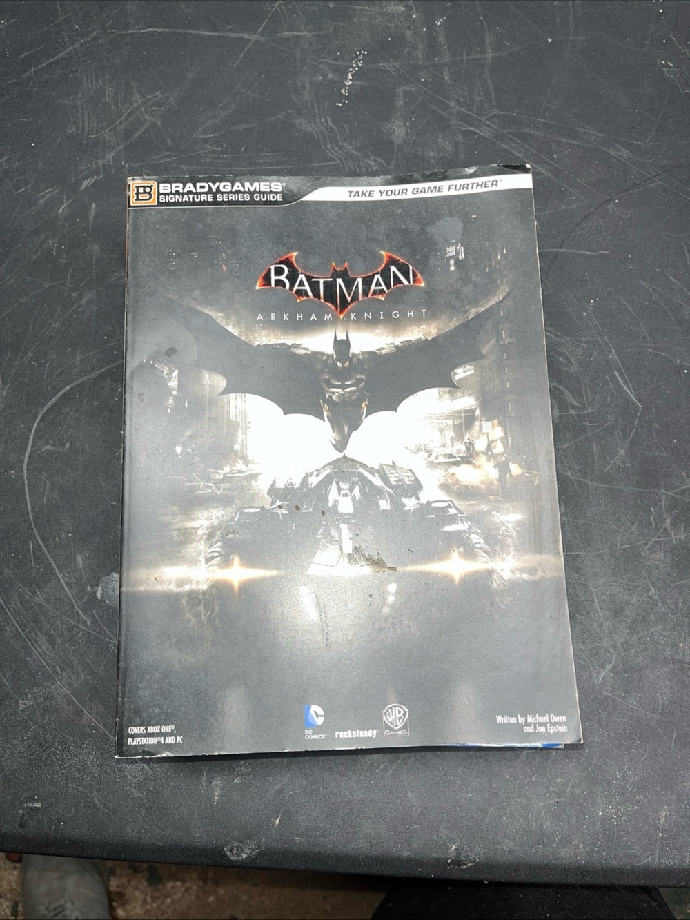 Batman: Arkham Knight Signature Series Guide - Black